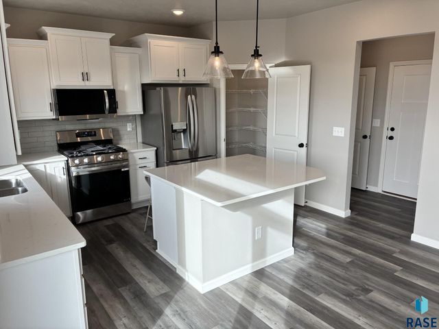 909 S Country Club Ave Avenue, Brandon, SD 57005