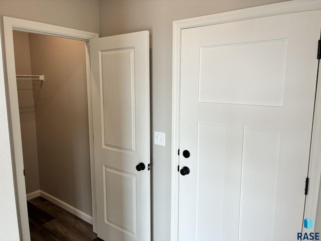 909 S Country Club Ave Avenue, Brandon, SD 57005