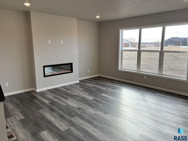 909 S Country Club Ave Avenue, Brandon, SD 57005