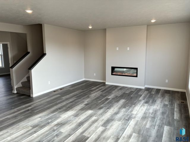 909 S Country Club Ave Avenue, Brandon, SD 57005