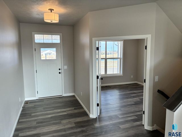 909 S Country Club Ave Avenue, Brandon, SD 57005