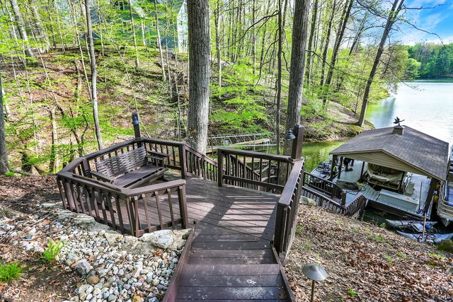 8191 S Bayview Court, Trafalgar, IN 46181