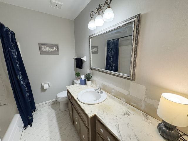 111 S Valley Rd, Hendersonville, TN 37075