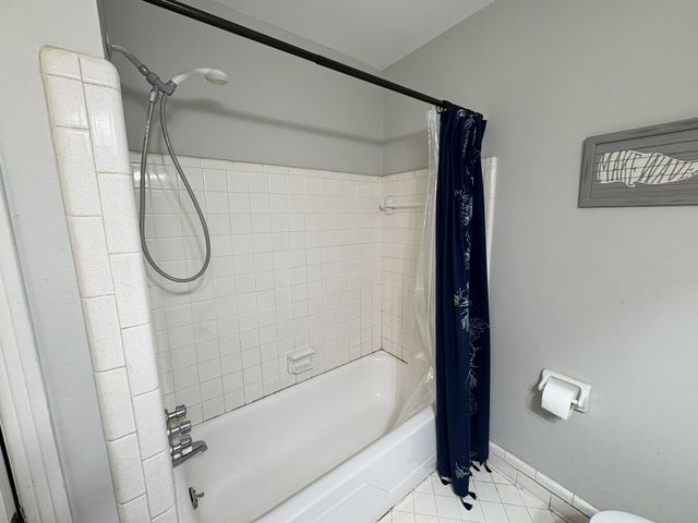 111 S Valley Rd, Hendersonville, TN 37075