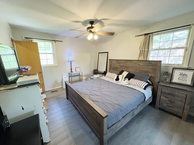 111 S Valley Rd, Hendersonville, TN 37075