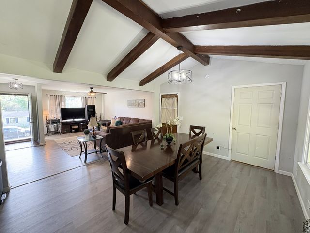 111 S Valley Rd, Hendersonville, TN 37075