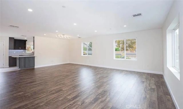 242 W Linden Ave. 201, Burbank, CA 91502