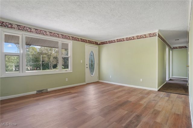 523 Bethel Drive, Salem, OH 44460