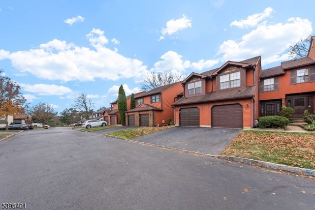 61 Bayberry Dr, Franklin Twp., NJ 08873