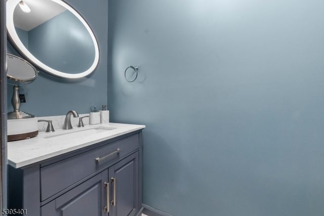 61 Bayberry Dr, Franklin Twp., NJ 08873