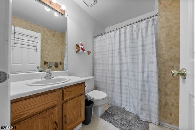 61 Bayberry Dr, Franklin Twp., NJ 08873