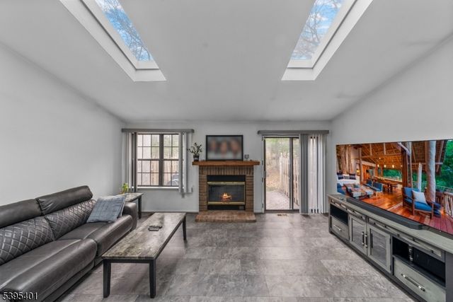 61 Bayberry Dr, Franklin Twp., NJ 08873