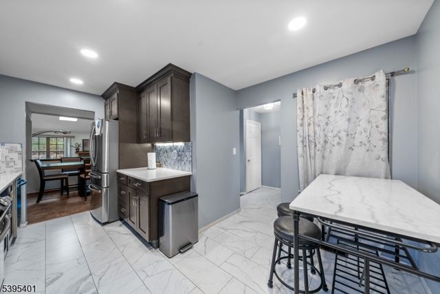 61 Bayberry Dr, Franklin Twp., NJ 08873