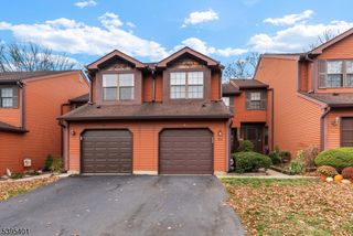 61 Bayberry Dr, Franklin Twp., NJ 08873