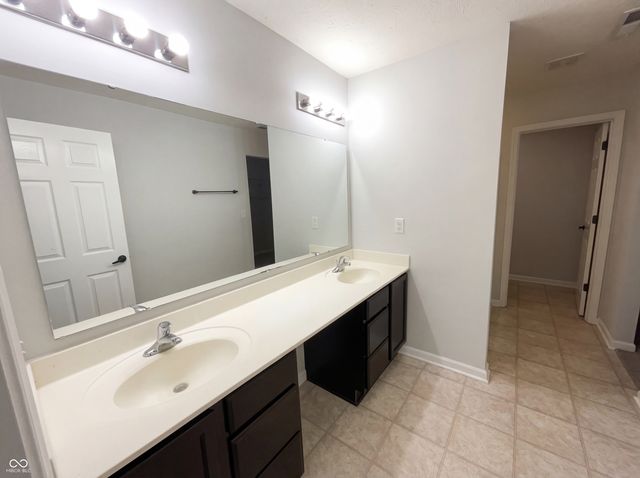 2427 Ross Common Court, Indianapolis, IN 46229