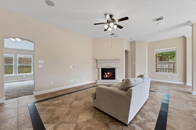 7011 Dewberry Shores Lane, Humble, TX 77396
