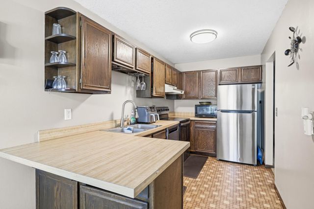 7865 Yucca Lane N A, Maple Grove, MN 55311