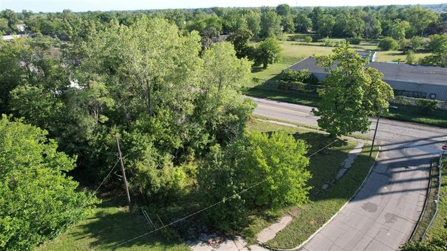 13451 Dequindre Street, Detroit, MI 48212