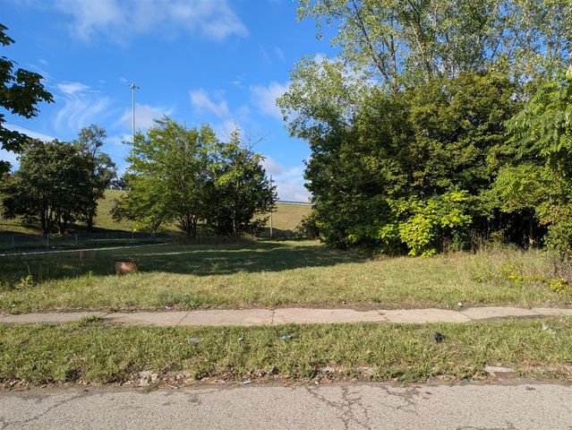 13451 Dequindre Street, Detroit, MI 48212