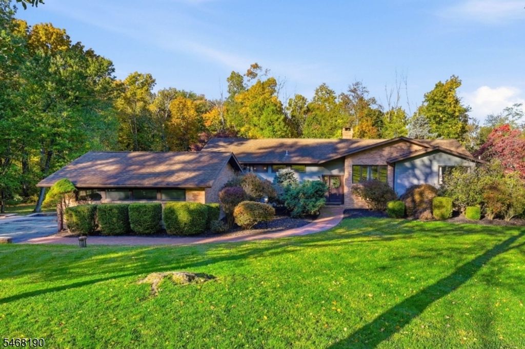 2 Fredonia Ct, Fredon Twp., NJ 07860 — exterior