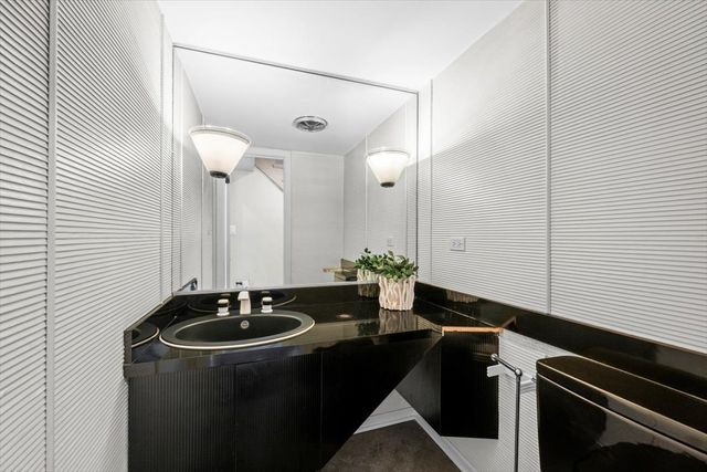 440 Burnt Ember Lane, Buffalo Grove, IL 60089