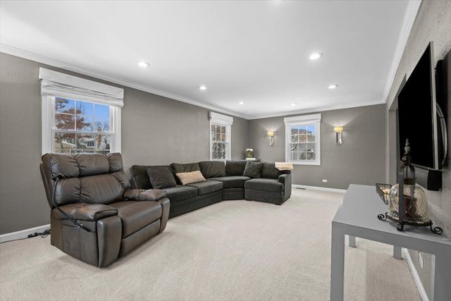 440 Burnt Ember Lane, Buffalo Grove, IL 60089