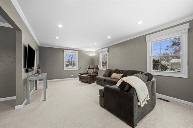 440 Burnt Ember Lane, Buffalo Grove, IL 60089