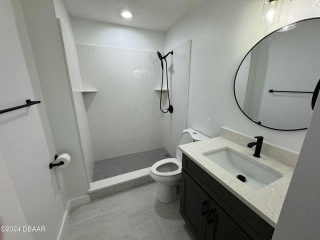 121 Tropic Bird Court, Daytona Beach, FL 32119