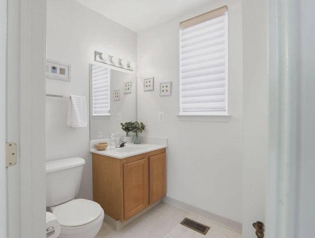 907 MYRTLE AVE, Baltimore, MD 21201