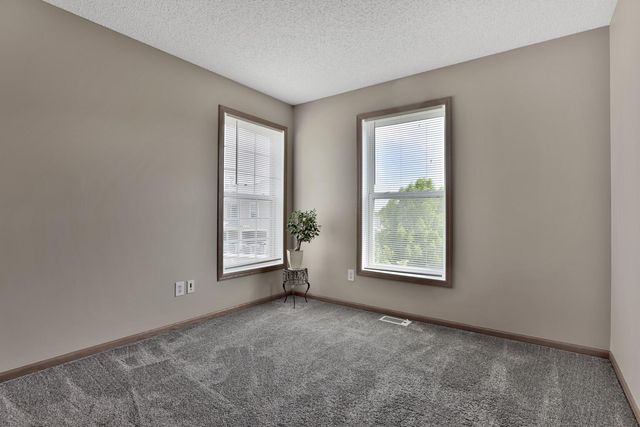 5175 Fairpoint Drive N, Hugo, MN 55038