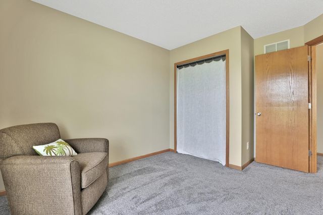 5175 Fairpoint Drive N, Hugo, MN 55038