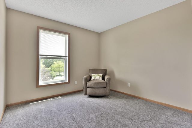 5175 Fairpoint Drive N, Hugo, MN 55038