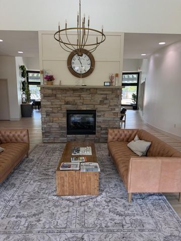 5175 Fairpoint Drive N, Hugo, MN 55038
