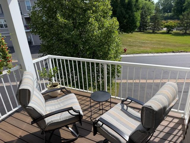5175 Fairpoint Drive N, Hugo, MN 55038