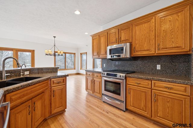 19719 Raven Drive, Louisville, NE 68037