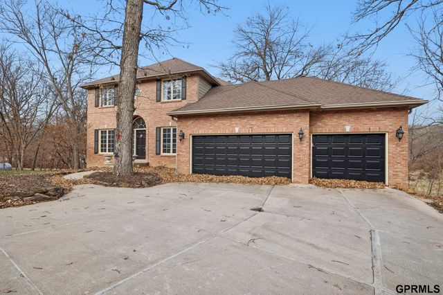 19719 Raven Drive, Louisville, NE 68037