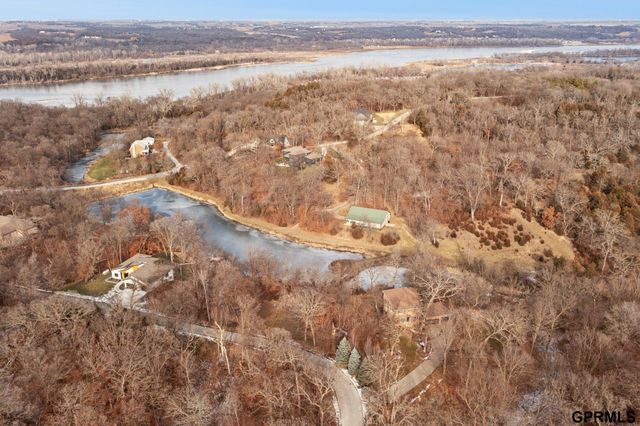 19719 Raven Drive, Louisville, NE 68037