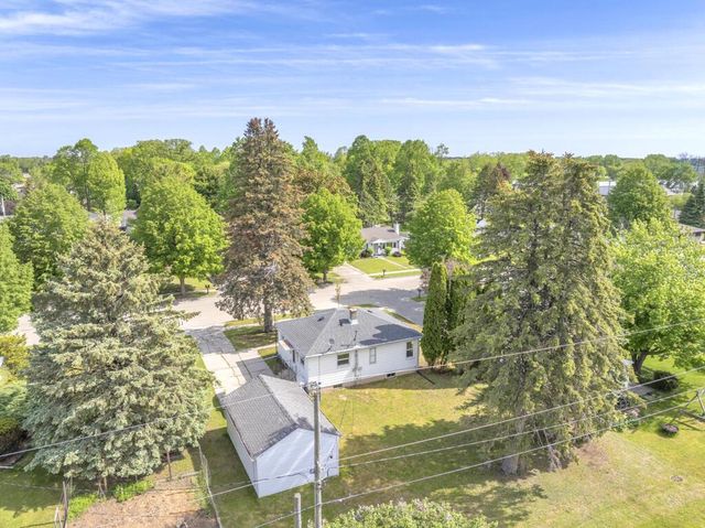 2305 Mayflower AVENUE, Sheboygan, WI 53083