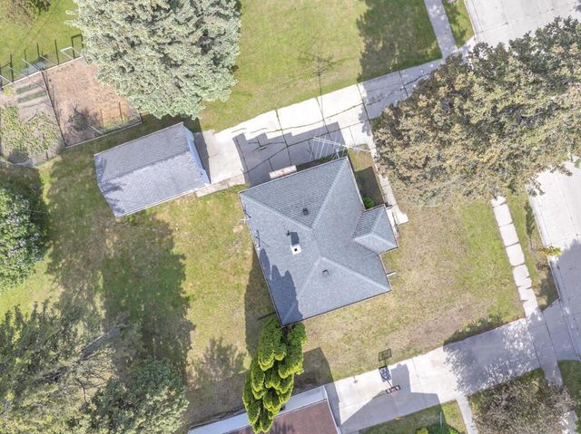 2305 Mayflower AVENUE, Sheboygan, WI 53083