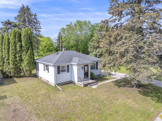 2305 Mayflower AVENUE, Sheboygan, WI 53083