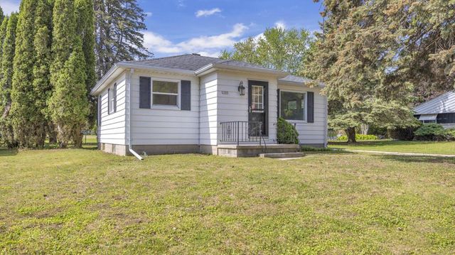 2305 Mayflower AVENUE, Sheboygan, WI 53083