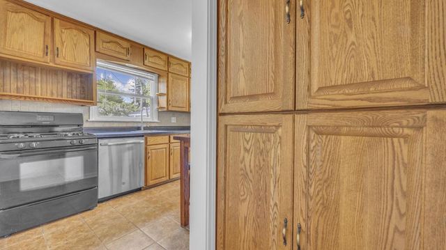 2305 Mayflower AVENUE, Sheboygan, WI 53083
