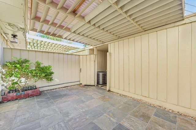 5813 Doliver Drive 72, Houston, TX 77057