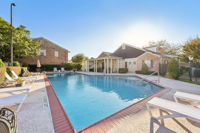 5813 Doliver Drive 72, Houston, TX 77057