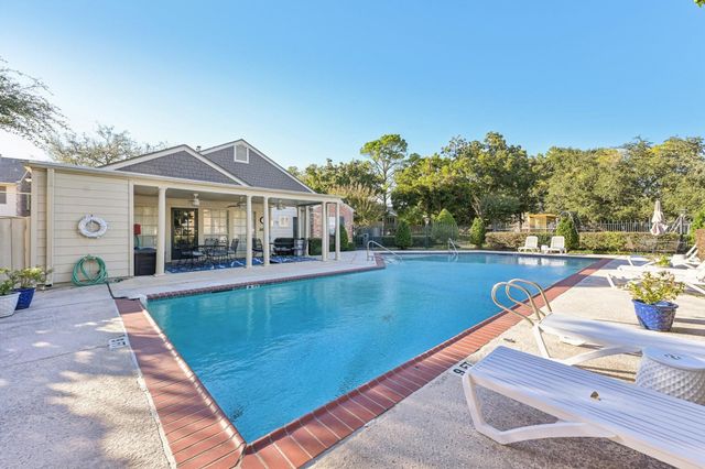 5813 Doliver Drive 72, Houston, TX 77057