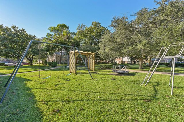 5813 Doliver Drive 72, Houston, TX 77057