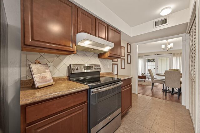 5813 Doliver Drive 72, Houston, TX 77057