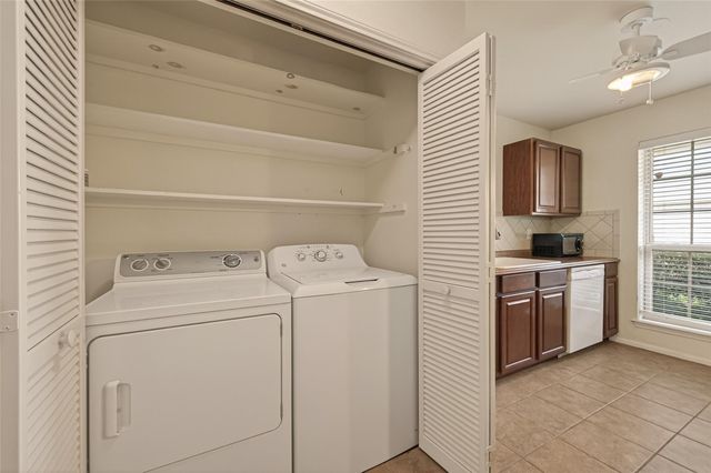 5813 Doliver Drive 72, Houston, TX 77057