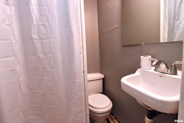 828 N Garfield Ave Apt 2, Peoria, IL 61606