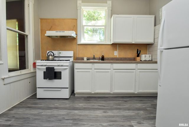 828 N Garfield Ave Apt 2, Peoria, IL 61606